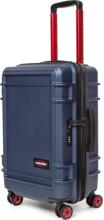 Marineblau mit roten Akzentdetails