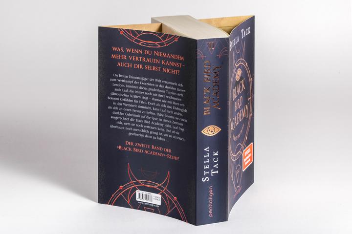 Actual product image Black Bird Academy - Fürchte das Licht (German, Stella Tack, 2024)