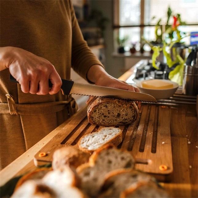 Produktbild Fiskars Functional Form knife for bread (21.30 cm)