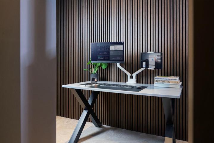 Actual product image One for All Tablet Holder Universal DM 0040