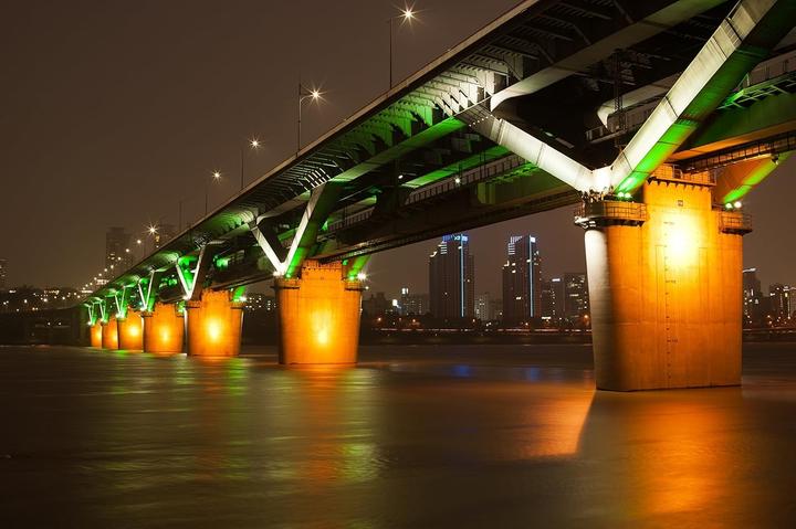 Actual product image Samyang 35mm f/1.4 Canon EF AE (Canon EF, Canon EF-S, APS-C / DX, full size)