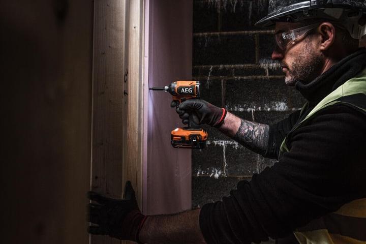 Actual product image AEG Impact wrench BSS18SBL2-0