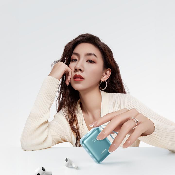 Produktbild Joyroom 22.5W Powerbank 10000mAh Fast Charging with Dual Cables - Blue (10000 mAh, 22.50 W, 38.50 Wh)
