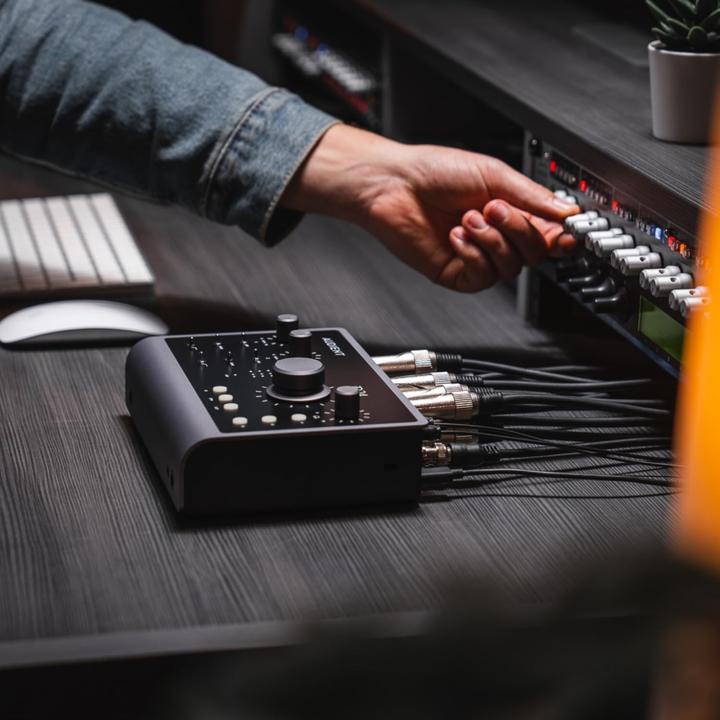 Actual product image Audient iD24 (USB)