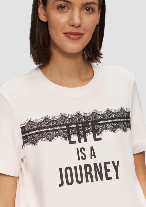 Actual product image S.Oliver T-Shirt Verkürztes T-Shirt mit Spitze und Statement-Print (34)