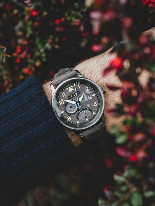 Produktbild AVI-8 AV-4101-09 Hawker Hurricane McKellar Dual Time (Fliegeruhr)