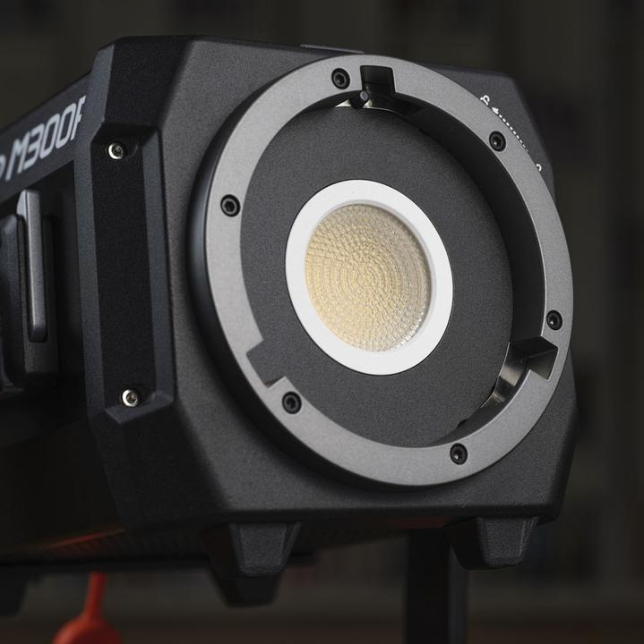 Produktbild Godox M300R K1 Knowled RGB LED Light 300WS with Carry Bag (Studioleuchte)