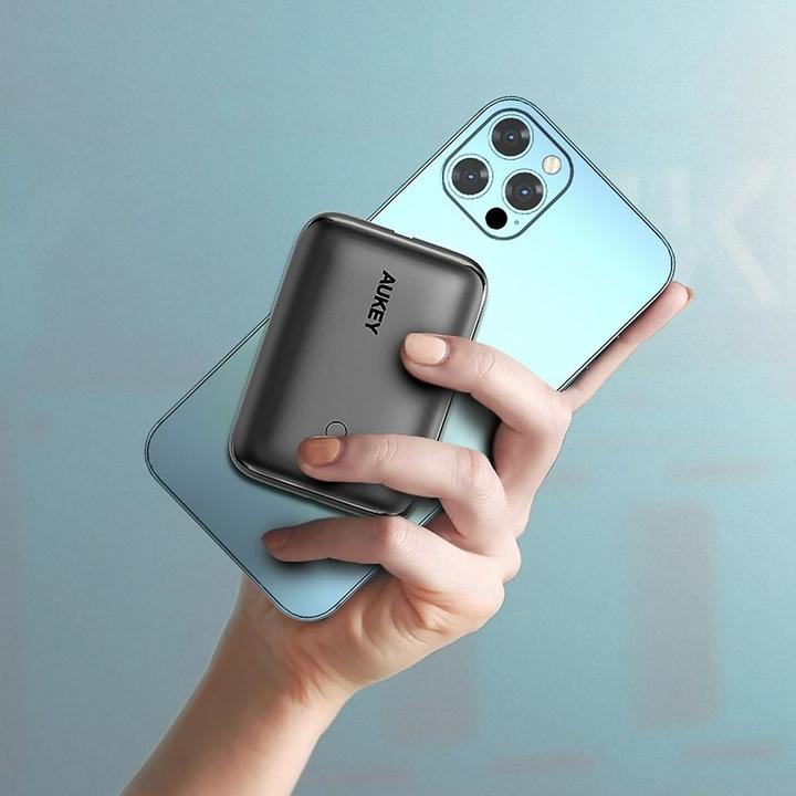 Actual product image Aukey Basix Mini (10000 mAh, 22.50 W, 37 Wh)