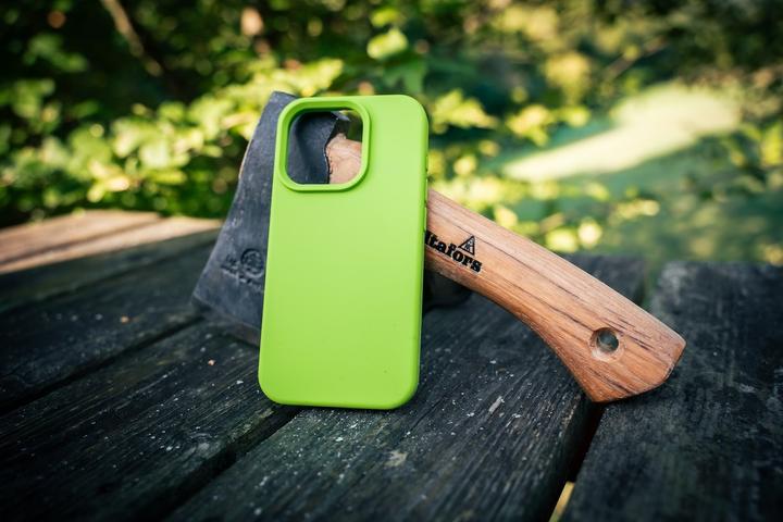 Actual product image Tactical MagForce Velvet Smoothie Cover for Apple iPhone 15 Avocado (Apple iPhone 15)