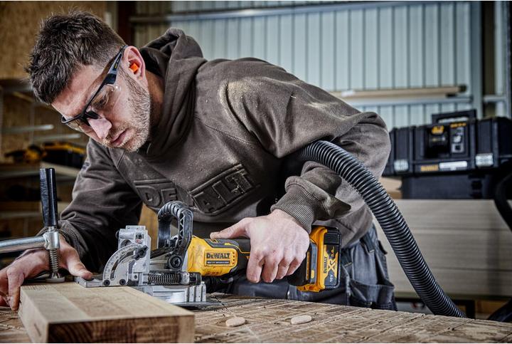 Produktbild DeWalt DCW682NTXJ