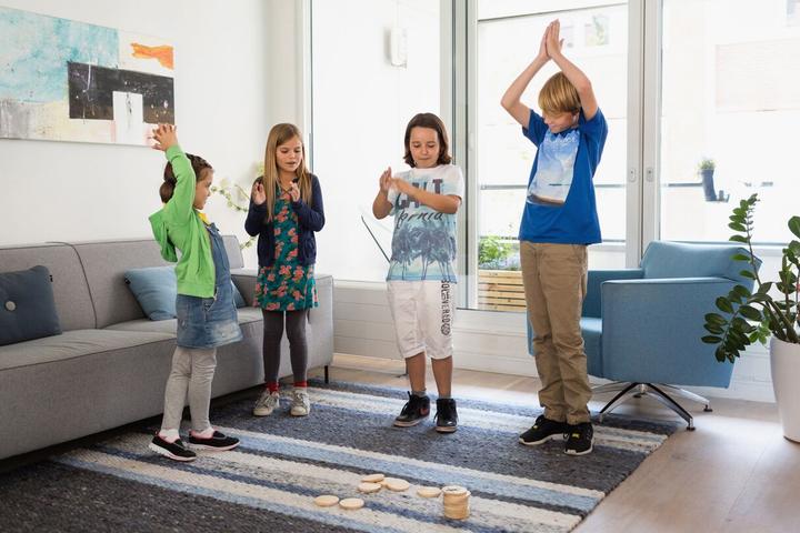 Actual product image BS Moves! (English, German, 2 - 8 Players)