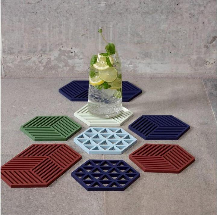 Actual product image Zone Denmark Topfuntersetzer Hexagon Burgunder (1x)