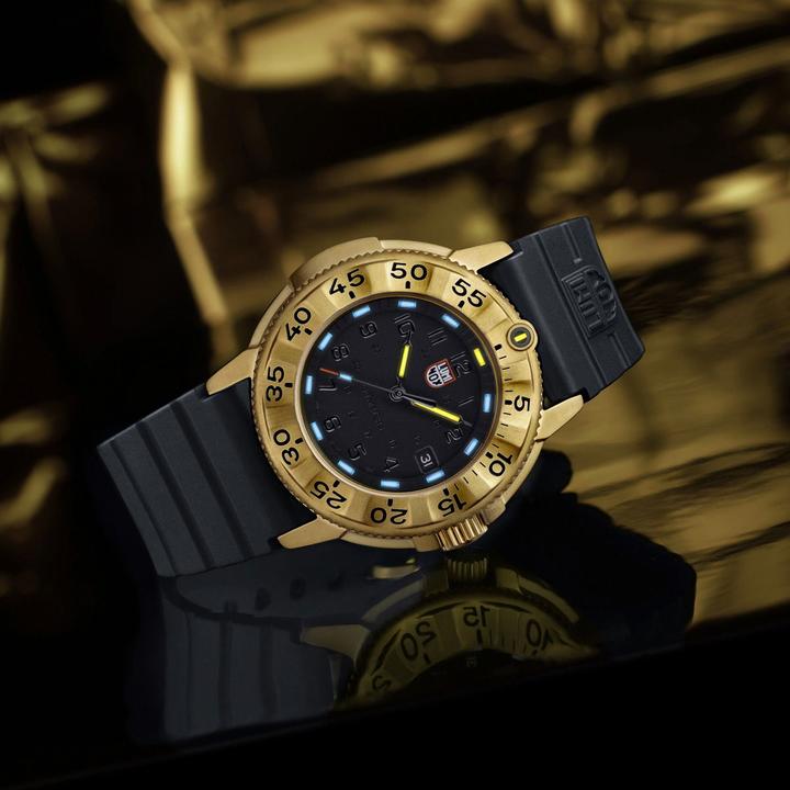 Image du produit Luminox Navy Seal Foundation 3200 Series (Montre analogique, Swiss Made, 43 mm)