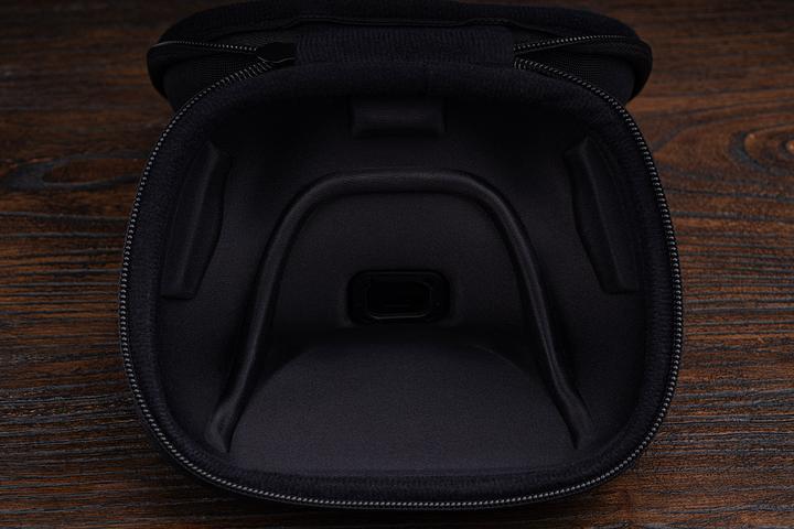 Produktbild 8bitdo Travel Case - Ultimate Controller (Switch, PS4, PS5, Xbox One S, Xbox One X)