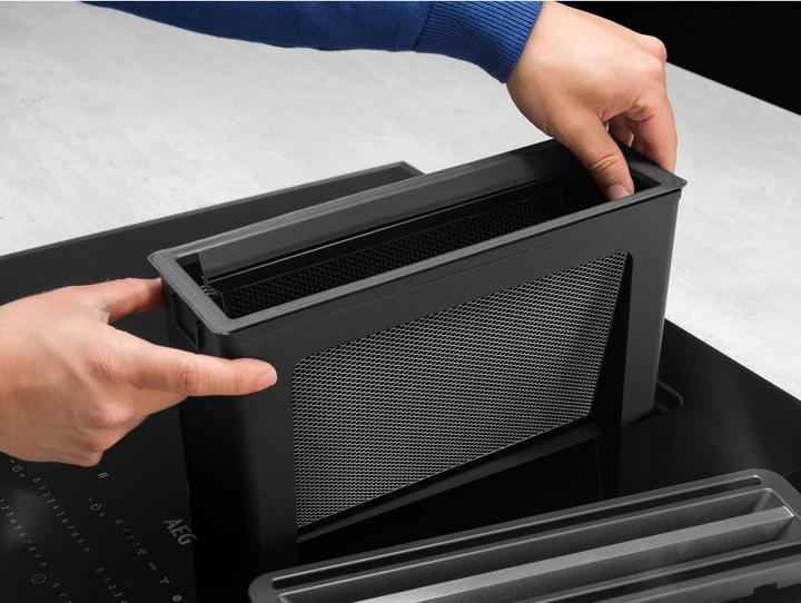 Produktbild AEG Einbau-Induktionsherd mit Dunstabzugshaube,, 83 cm (83 cm, Induktionskochfeld)