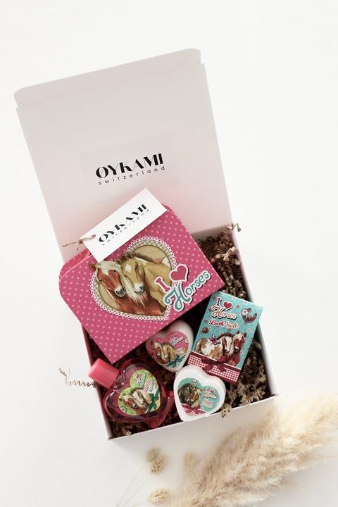 Immagine prodotto Oykami Geschenkbox Mädchen "I love horses" mit Koffer (Set per la cura del corpo)
