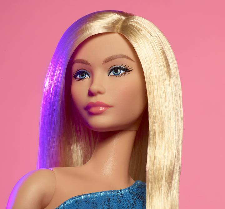 Actual product image Barbie Signature Looks 23 - Blonde, Blue Dress