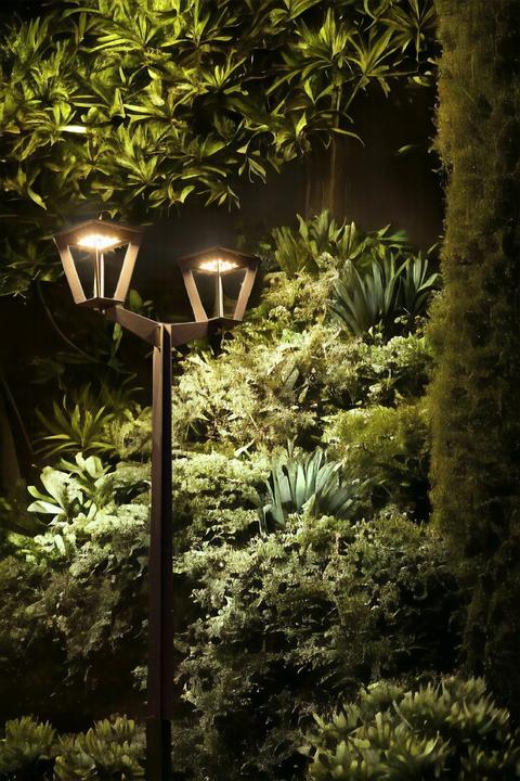 Image du produit Les Jardins Metro Lampadaire solaire Double sans fil 500 lumens (500 lm)