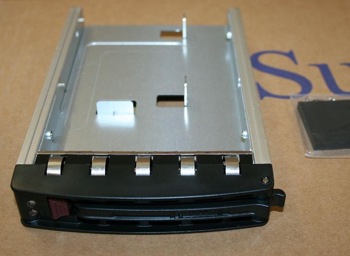Actual product image Supermicro 3.5"-2.5"HDD converter tray