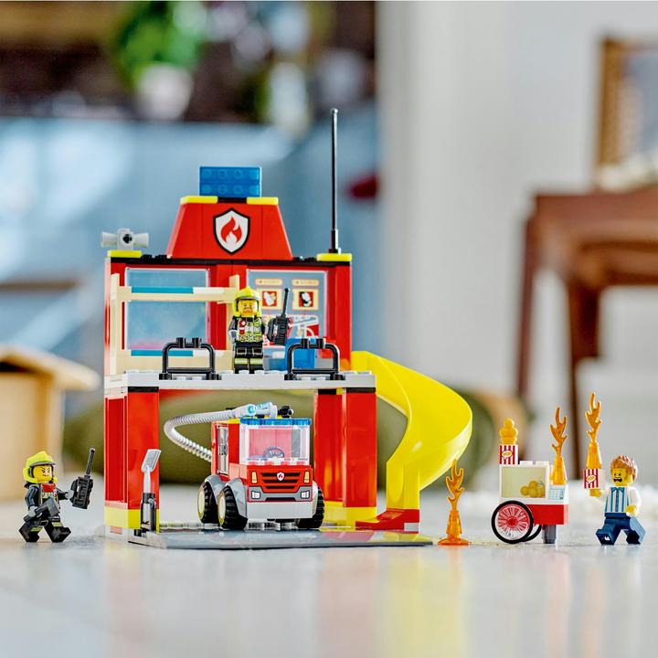 Produktbild LEGO Feuerwehrstation und Löschauto (60375, LEGO City)