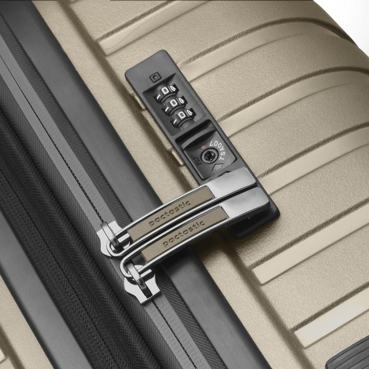 Actual product image Pactastic Collection 04 THE MEDIUM + 4-wheel trolley M 66 cm with expansion pleat (67 l)