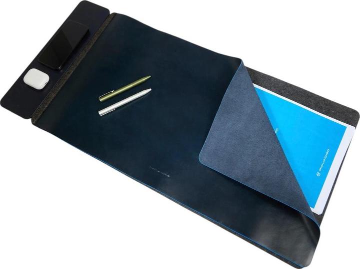 Image du produit Piquadro Blue Square - Schreibtischunterlage mit 15-W-Wireless-Ladestationen (1.50 x 68 cm)
