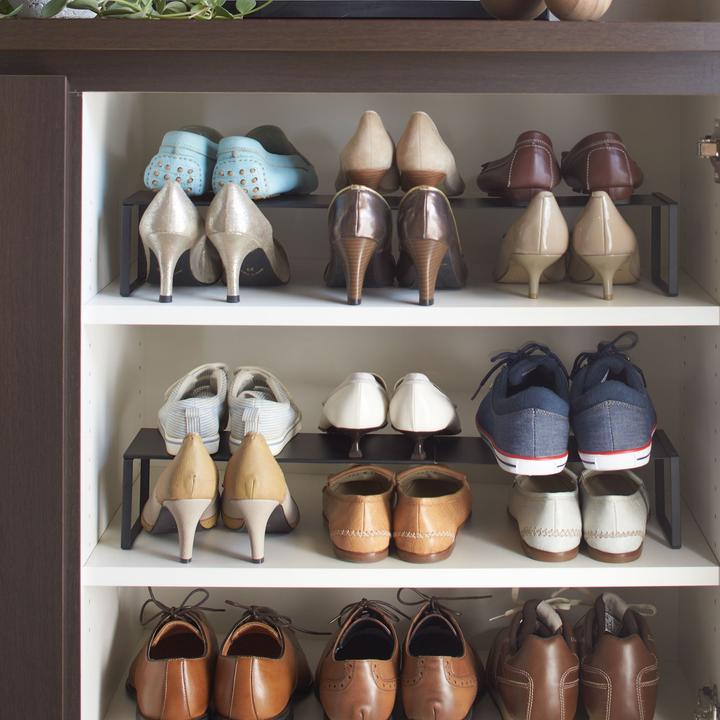 Actual product image Yamazaki FRAME pull-out shoe rack (60 x 12 x 10 cm)