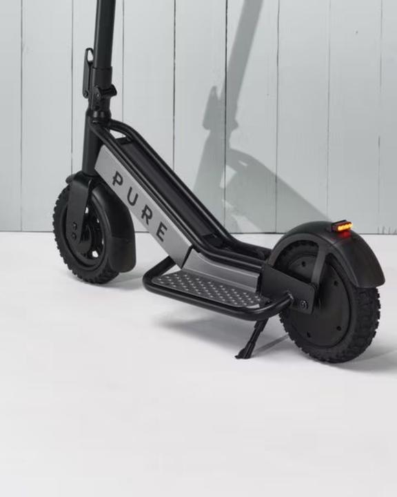 Produktbild Pure Escape+ Black Z3 (20 km/h, 40 km, 900 W)
