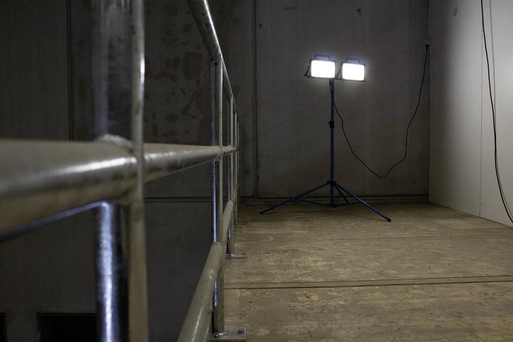 Produktbild As - Schwabe 360° LED Strahler mit Stativ (3250 lm)