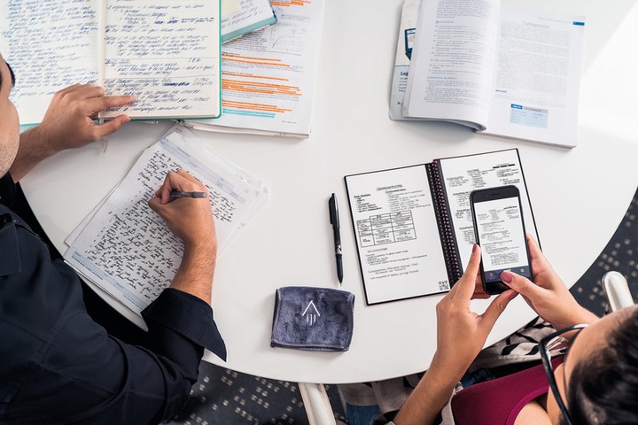 Image du produit Rocketbook Carnet de notes Core Smart (A5, Pointillés, Couverture rigide)