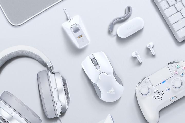 Produktbild Razer Viper Ultimate mit Ladestation (Kabelgebunden)