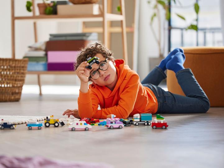Produktbild LEGO Classic Steine Box Autos, Trucks & Co. mit der Classic Fahrzeugbox - 11036 900 Teile (11036)