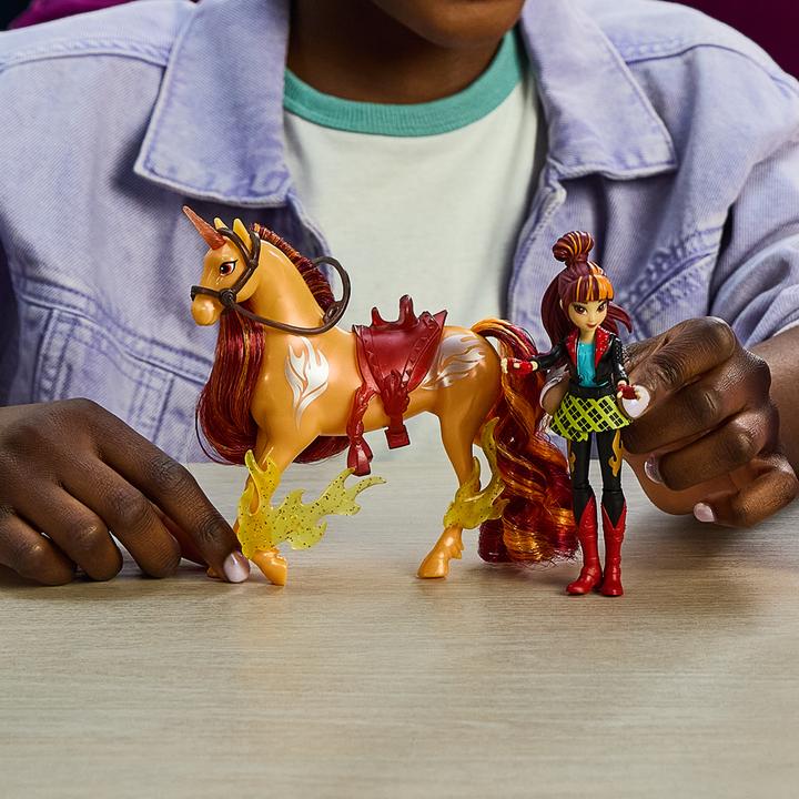 Actual product image Unicorn Academy Valentina and unicorn Cinder (with real mane and tail and brush)