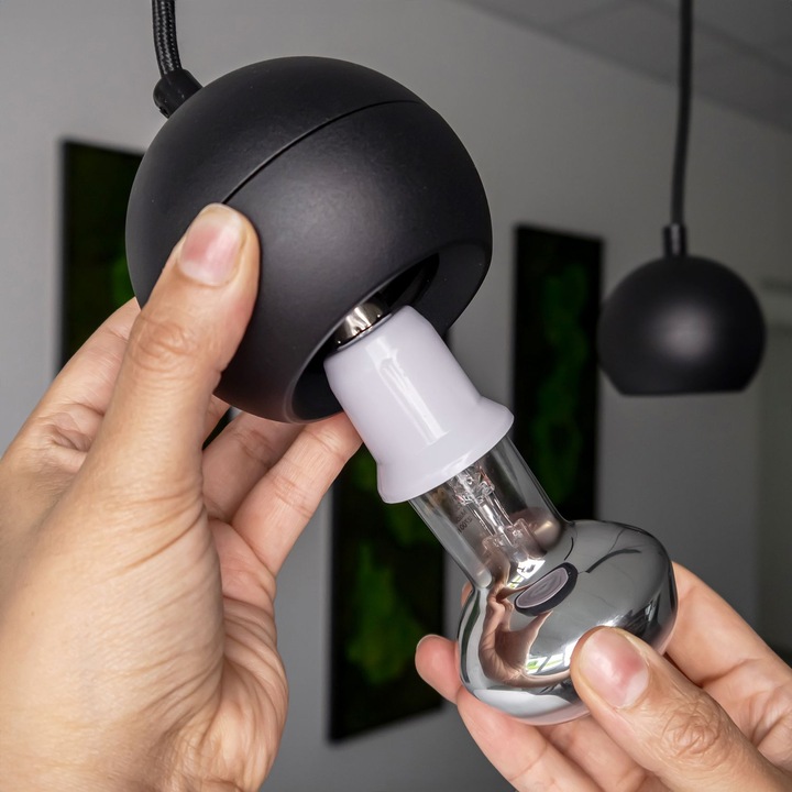 Image du produit Intirilife Adaptateur de culot d'ampoule E14 vers E27