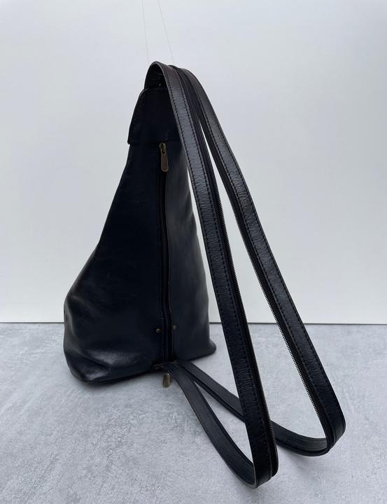 Produktbild Only-Bags.Store Dicker schwarzer Lederrucksack