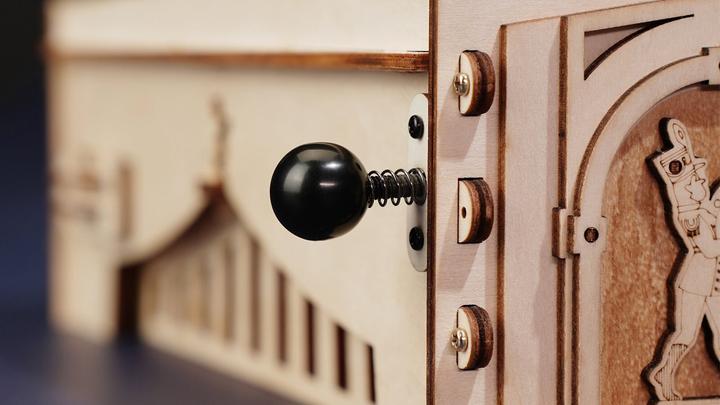 Actual product image Rokr Pinball machine