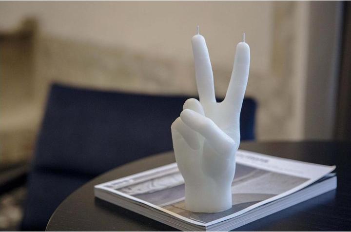 Image du produit Candle Hand Victoire (1 pcs)