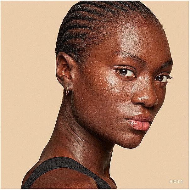 Produktbild Bobbi Brown Vitamin Enrichie Skint Tint Sun Protection Factor 15 Rich 4 (Rich 4)