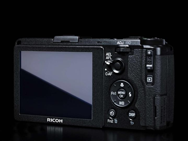 Produktbild RICOH GR Premium Compact, APS-C, 28mm, f/2.8 (APS-C / DX)