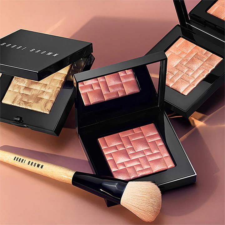 Actual product image Bobbi Brown Highlighting Powder (Bronze, Highlighter, 8 g)