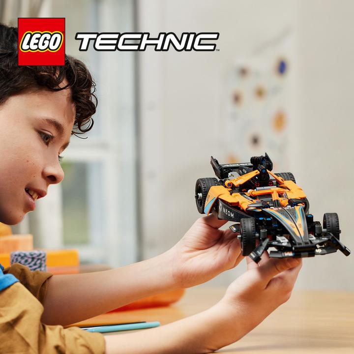 Produktbild LEGO NEOM McLaren Formula E Race Car (42169, LEGO Technic)