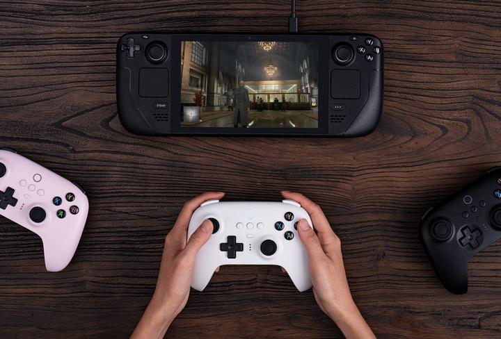 Immagine prodotto 8bitdo Ultimate Controller con stazione di ricarica (PC, Switch)