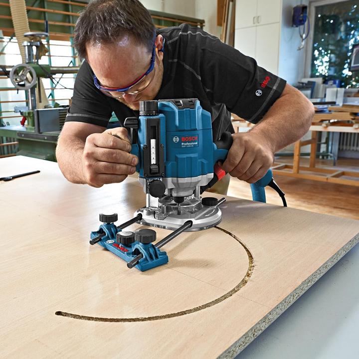 Produktbild Bosch Oberfräse GOF 1250 CE, mit L-BOXX