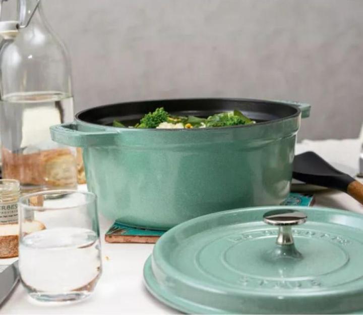 Actual product image Staub Cocotte (Casserole + stew pot, Cast iron, 28 x 18.20 cm)