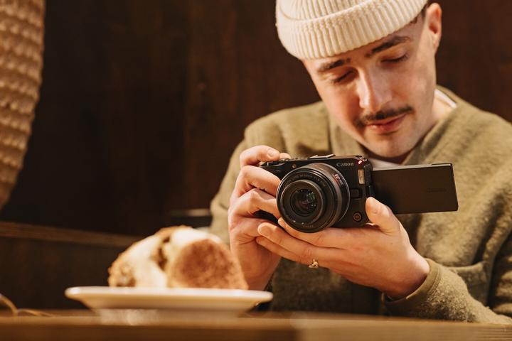 Immagine prodotto Canon Alloggiamento EOS R50V (24 Mpx, APS-C / DX)