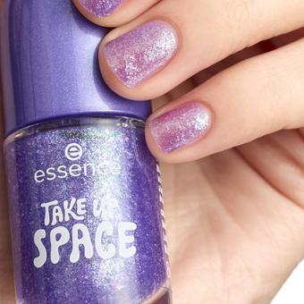 Immagine prodotto essence Gel Nail Polish 34 TAKE UP SPACE (34 OCCUPANO SPAZIO, Smalto per unghie effetto gel)