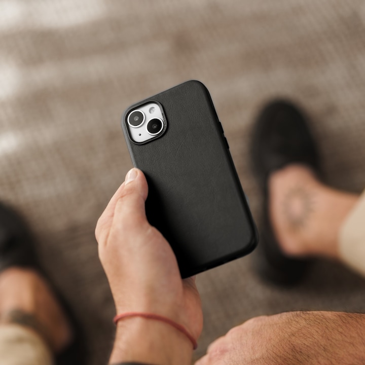 Actual product image Woodcessories Bio Leather Case (Apple iPhone 13, Apple iPhone 14)