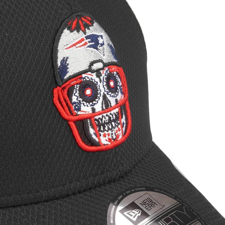 Actual product image New Era 39Thirty Stretchfit Diamond NFL Sugar Skull (S, M)