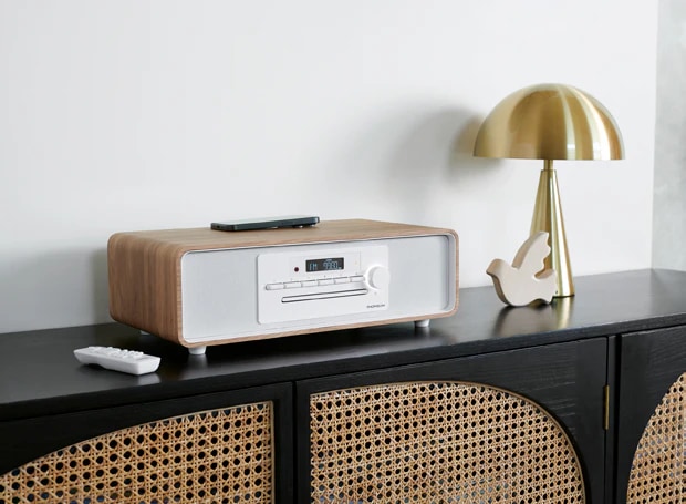 Produktbild Thomson MIC301IBT ws/holz Micro-Anlage 60W,UKW,Bluetooth,CD,USB,Induktionsladen (Bluetooth, CD Player, WLAN, 1x 10 W)