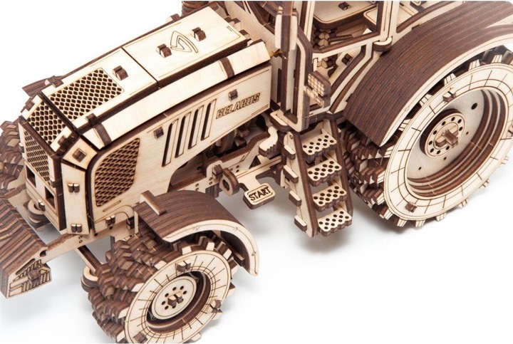 Produktbild Eco Wood Art Traktor Belarus-2022